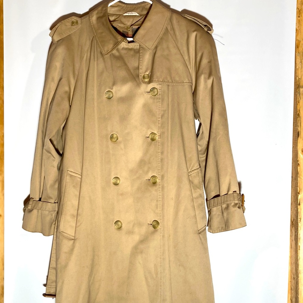 Vintage Evan-Picone Women Double Breasted Collar and Belt Trench Coat 65% Wool
